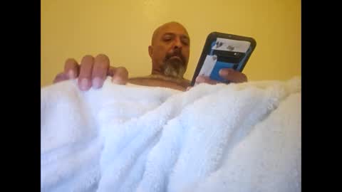 Snapshot of azcory chatting on 10/09/25, 08:51 azcory online show from 10/09/25, 08:51