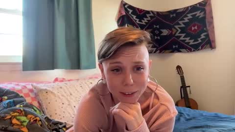 Snapshot of azeraika chatting on 11/20/25, 05:34 Azerai online show from 11/20/25, 05:34