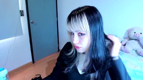 Azu Moure online show from 12/07/24, 08:38