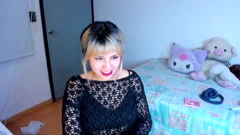 Azu Moure online show from 12/11/24, 06:47