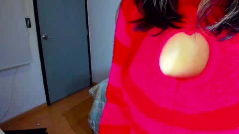 Azu Moure online show from 12/24/24, 01:16