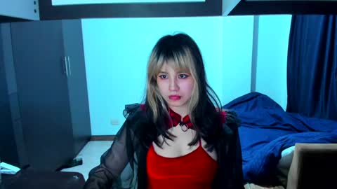 Azu Moure online show from 01/12/25, 08:04