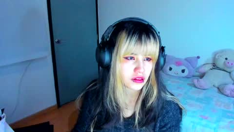 Azu Moure online show from 01/13/25, 05:44