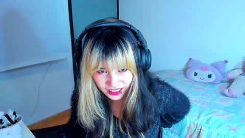 Azu Moure online show from 01/13/25, 08:47