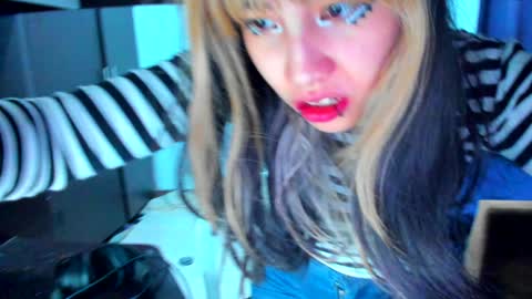 Azu Moure online show from 01/19/25, 11:34