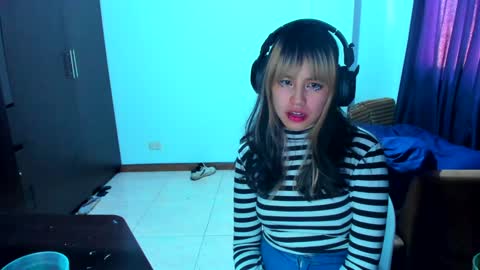 Azu Moure online show from 01/19/25, 02:38