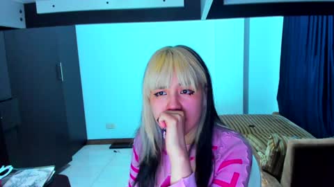 Azu Moure online show from 02/01/25, 11:16
