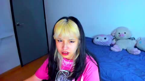 Azu Moure online show from 02/12/25, 07:13