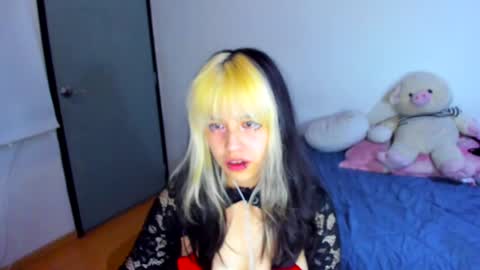 Azu Moure online show from 02/22/25, 06:39