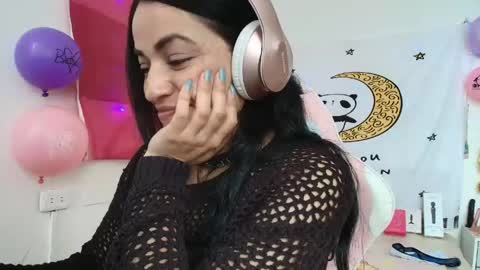 Azucena R online show from 05/11/26, 04:04