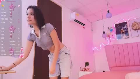 Snapshot of azul_horny chatting on 02/04/25, 08:59 PRINCESS AZUL. online show from 02/04/25, 08:59