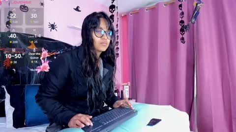 Snapshot of azul_moonn chatting on 10/26/25, 03:45 azul_moonn online show from 10/26/25, 03:45