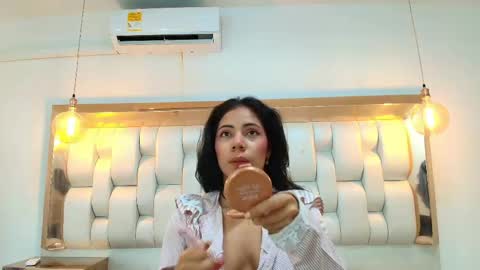 Snapshot of azulmaveric chatting on 05/11/26, 04:48 AZUL online show from 05/11/26, 04:48