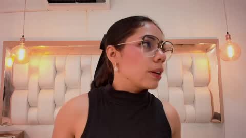 Snapshot of azulmaveric chatting on 05/16/26, 06:39 AZUL online show from 05/16/26, 06:39