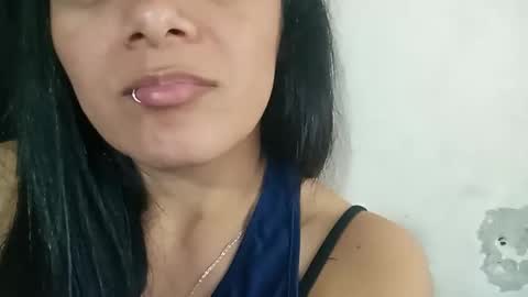 Snapshot of azura_lion chatting on 04/19/26, 10:56 azura lion online show from 04/19/26, 10:56