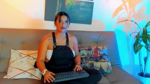 Azuraby online show from 02/04/25, 11:38