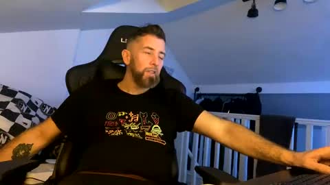 b4dafall44 online show from 12/25/24, 11:31