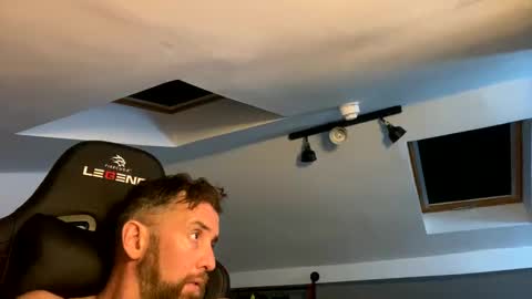 b4dafall44 online show from 01/17/25, 04:06