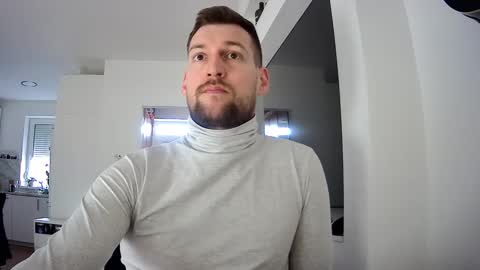 Snapshot of b_marco_ chatting on 02/28/25, 01:03 b_marco_ online show from 02/28/25, 01:03