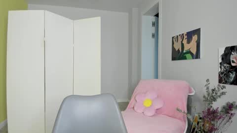 Snapshot of bab_boom chatting on 09/25/25, 12:58 Monica online show from 09/25/25, 12:58