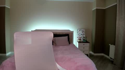 Snapshot of bab_boom chatting on 10/08/25, 12:41 Monica online show from 10/08/25, 12:41