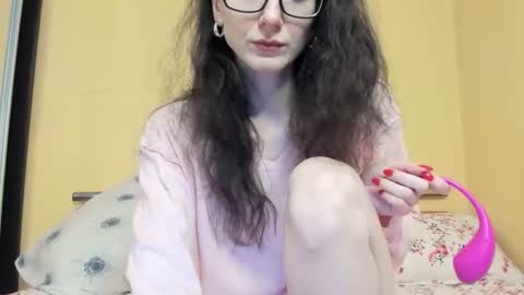 babby_jewel online show from 12/04/25, 11:08