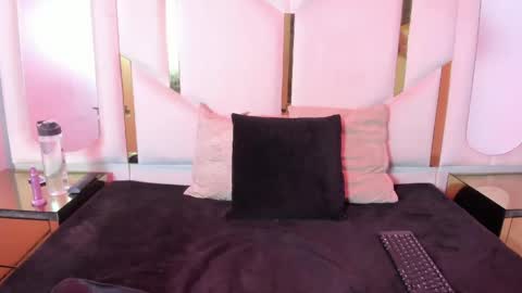 Snapshot of babbyvalen chatting on 06/02/26, 01:57 nika strom online show from 06/02/26, 01:57