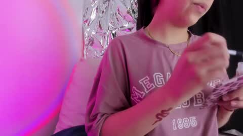 Snapshot of babeblair chatting on 10/03/25, 05:21 Queen B online show from 10/03/25, 05:21