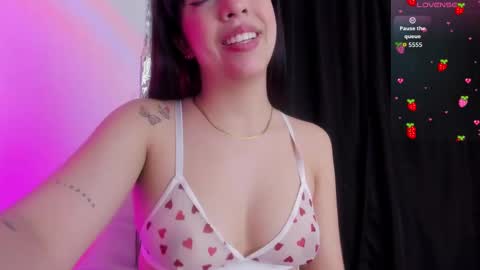 Snapshot of babeblair chatting on 10/06/25, 05:54 Queen B online show from 10/06/25, 05:54