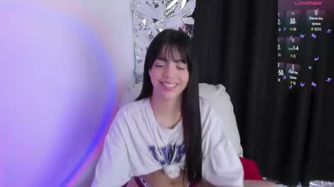 Snapshot of babeblair chatting on 10/24/25, 05:53 Queen B online show from 10/24/25, 05:53