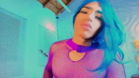 Snapshot of babeekendall chatting on 10/21/25, 04:13 KENDALL online show from 10/21/25, 04:13