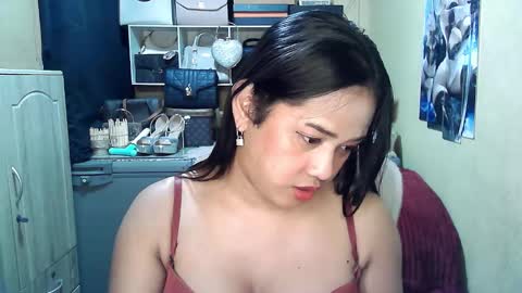Snapshot of baby_cassandra chatting on 12/19/25, 12:56 cassandra online show from 12/19/25, 12:56