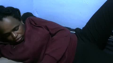 baby_fayyan online show from 12/13/25, 07:53