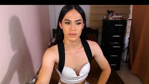 Nathalia online show from 09/30/25, 06:57