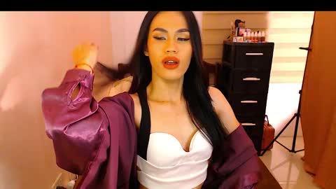 Nathalia online show from 10/10/25, 07:02