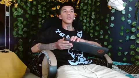 Snapshot of baby_gio chatting on 12/11/24, 01:06 OF GxoXabs online show from 12/11/24, 01:06