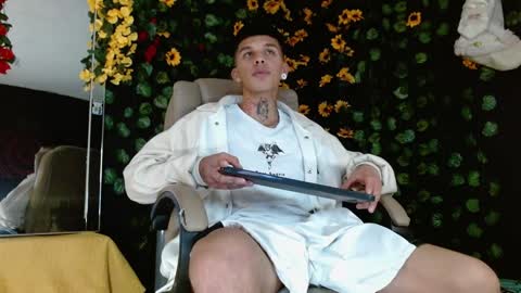 Snapshot of baby_gio chatting on 12/15/24, 02:08 OF GxoXabs online show from 12/15/24, 02:08