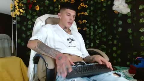 Snapshot of baby_gio chatting on 12/16/24, 03:51 OF GxoXabs online show from 12/16/24, 03:51