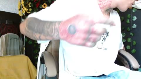 Snapshot of baby_gio chatting on 12/16/24, 01:43 OF GxoXabs online show from 12/16/24, 01:43
