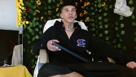 Snapshot of baby_gio chatting on 12/18/24, 06:32 OF GxoXabs online show from 12/18/24, 06:32