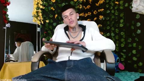 Snapshot of baby_gio chatting on 12/24/24, 04:30 OF GxoXabs online show from 12/24/24, 04:30