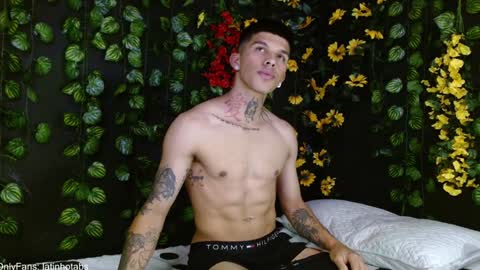 Snapshot of baby_gio chatting on 01/14/25, 01:58 OF GxoXabs online show from 01/14/25, 01:58