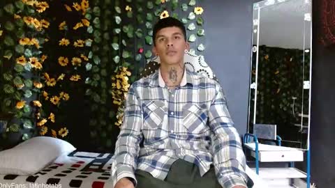 Snapshot of baby_gio chatting on 01/24/25, 07:49 OF GxoXabs online show from 01/24/25, 07:49