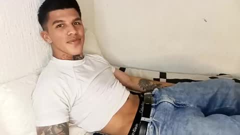 Snapshot of baby_gio chatting on 02/25/25, 03:31 OF GxoXabs online show from 02/25/25, 03:31