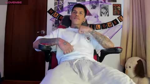 Snapshot of baby_gio chatting on 10/19/25, 05:24 OF GxoXabs online show from 10/19/25, 05:24