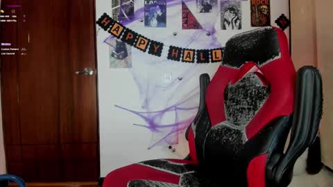 Snapshot of baby_gio chatting on 10/22/25, 12:00 OF GxoXabs online show from 10/22/25, 12:00