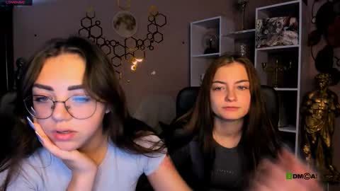 Snapshot of baby_hotte chatting on 11/18/25, 07:35 baby online show from 11/18/25, 07:35