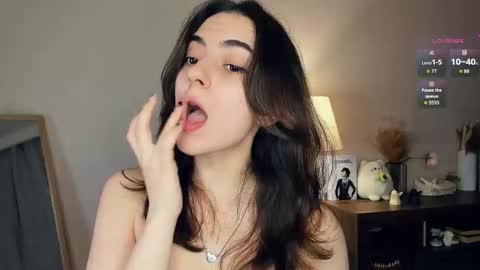 Emily online show from 11/06/25, 07:20