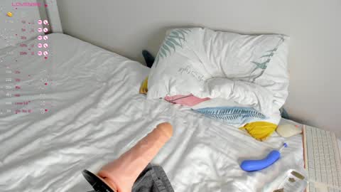 Snapshot of baby_jul1 chatting on 12/18/24, 01:23 JULY online show from 12/18/24, 01:23