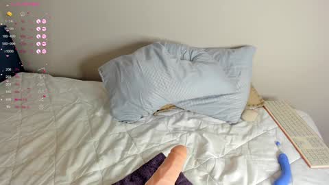 Snapshot of baby_jul1 chatting on 01/22/25, 10:29 JULY online show from 01/22/25, 10:29